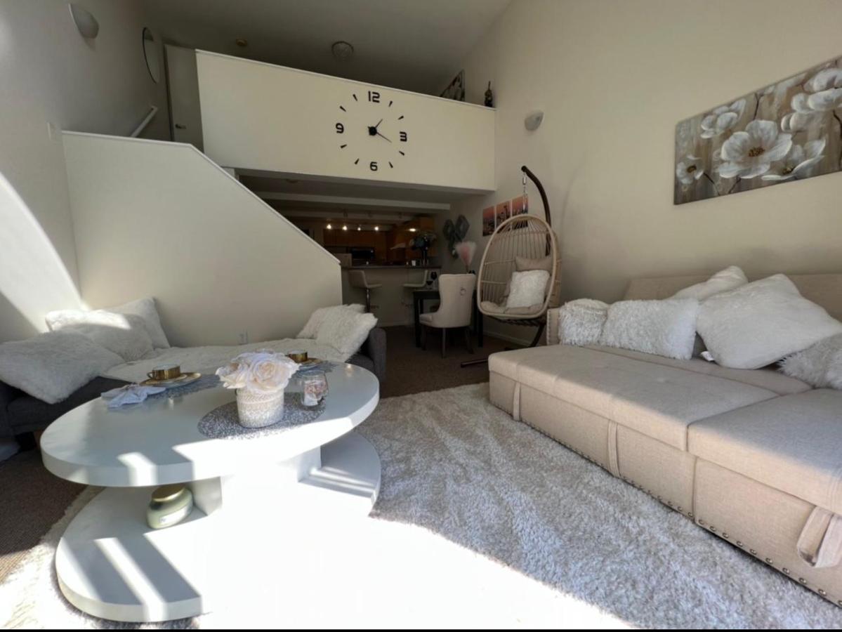 Cozy Downtown Condo Retreat With Space Needle View Сиэтл Экстерьер фото