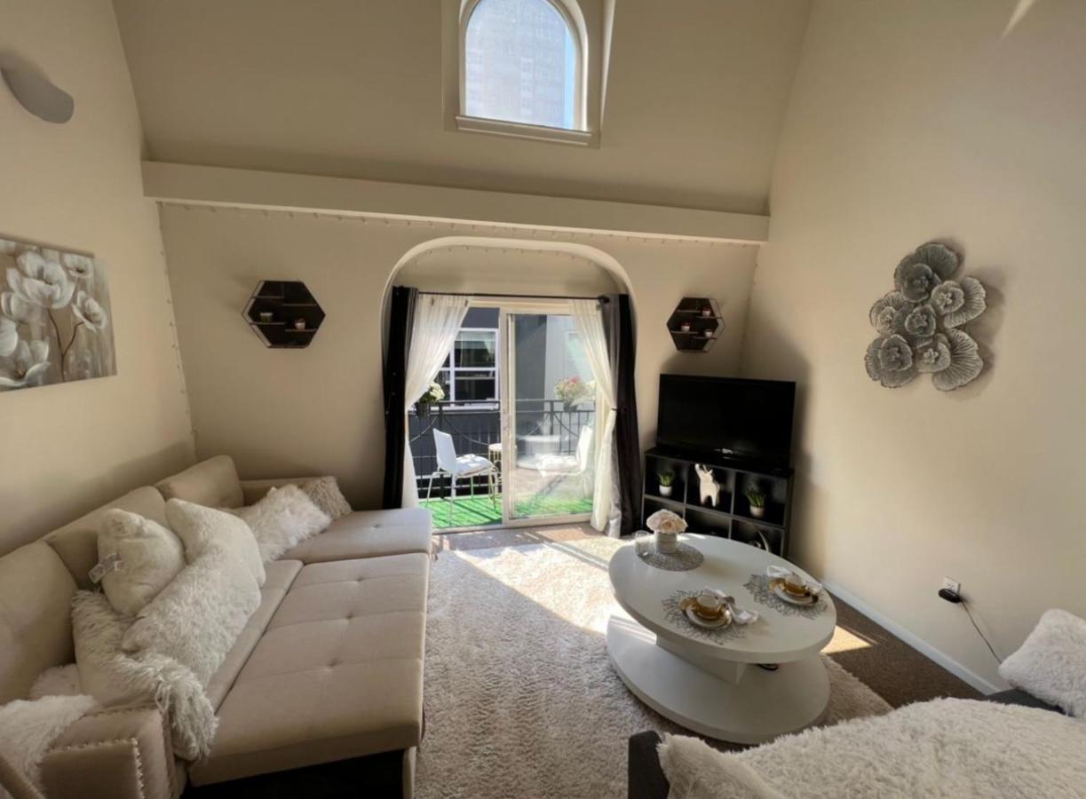 Cozy Downtown Condo Retreat With Space Needle View Сиэтл Экстерьер фото